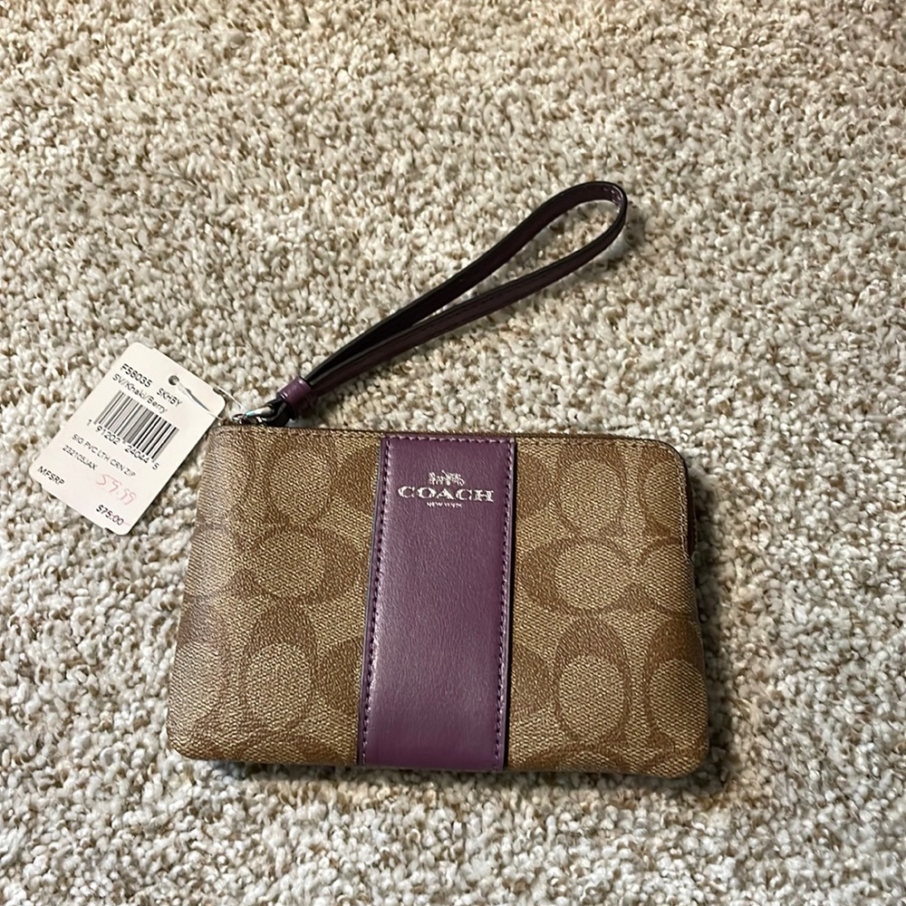 New with tags Coach Wristlet